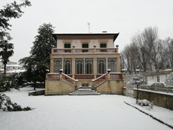 Die Schule im Schnee