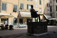 Statue von Puccini