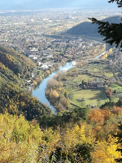 Sicht auf dem Fluss Serchio aus den Brancoli Hügeln