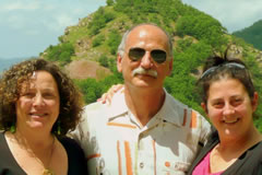Daniela, Angelo ed Eva, fondatori della LIS